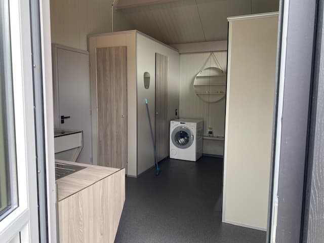 Wastafelruimte in het nieuwe sanitairgebouw van De Hane