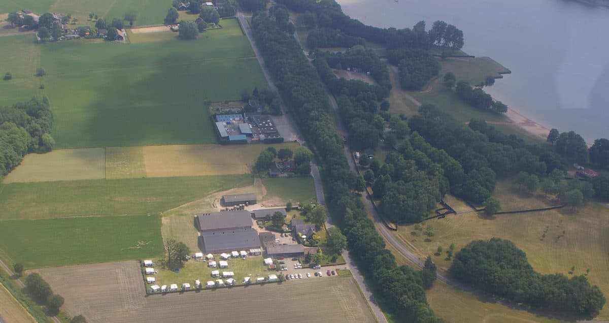 Luchtfoto van Minicamping De Hane dichtbij recreatiegebied Bussloo
